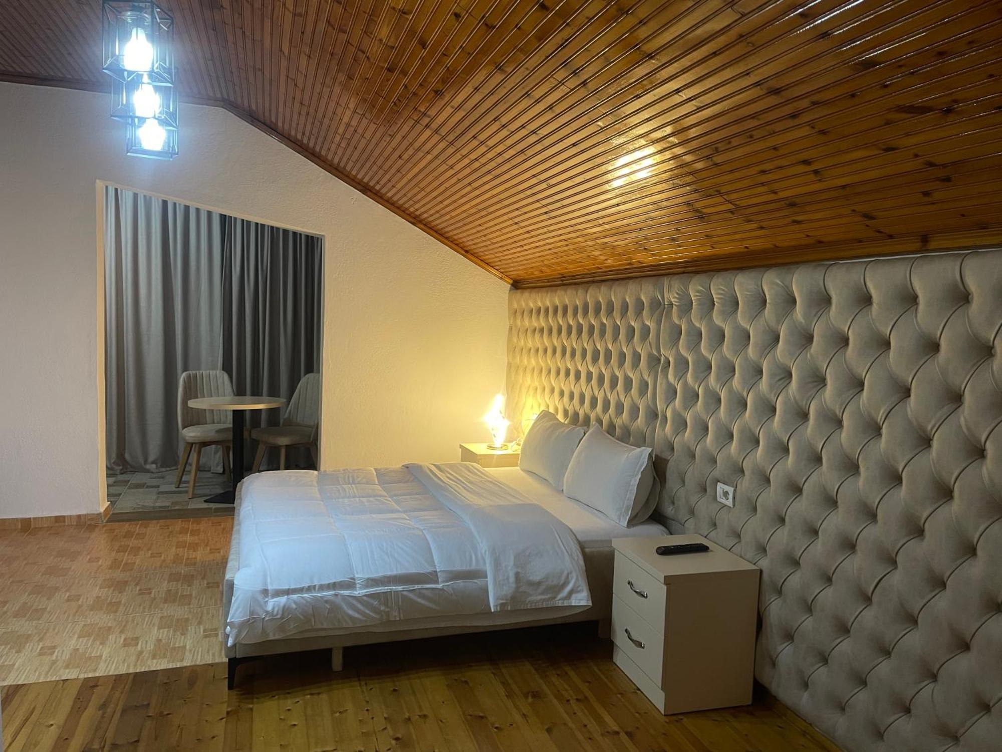 Four Generation Hotel Shiroka Luaran gambar