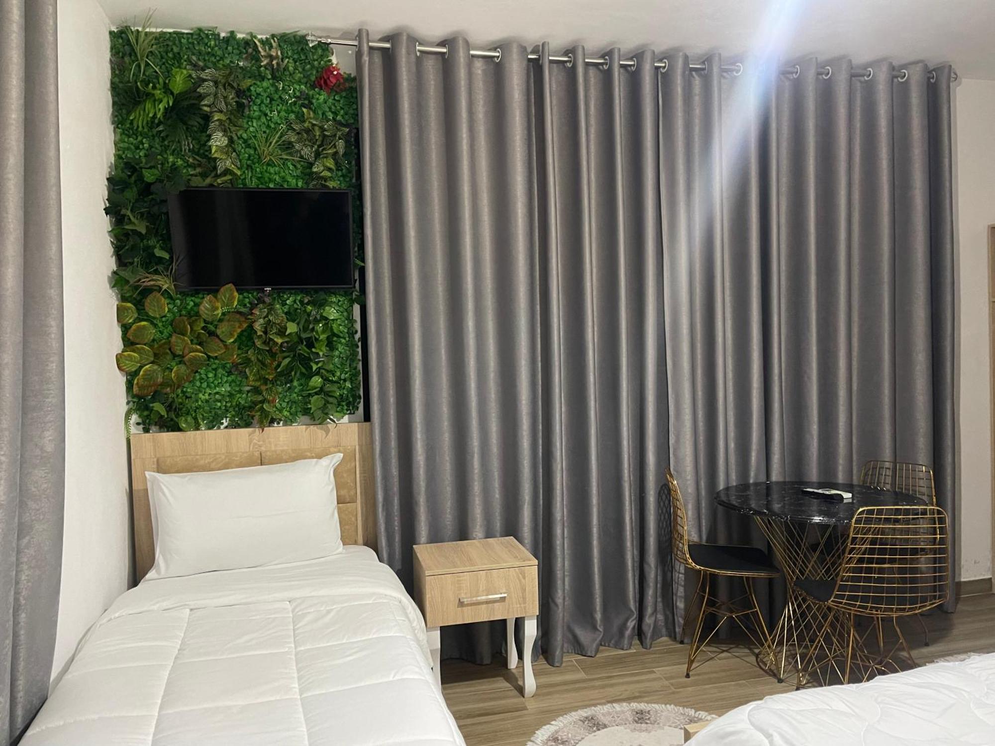 Four Generation Hotel Shiroka Luaran gambar